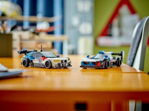 Lego BMW M4 GT3 and BMW M Hybrid V8 Race Cars 76922