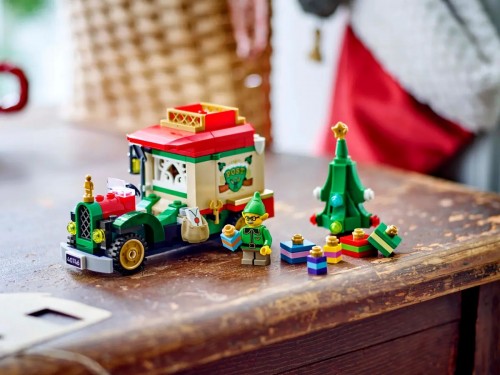 Lego Santas Delivery Truck 40746