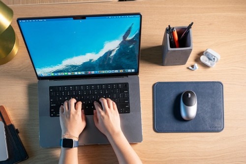 Satechi Vegan-Leather Premium Mouse Pad