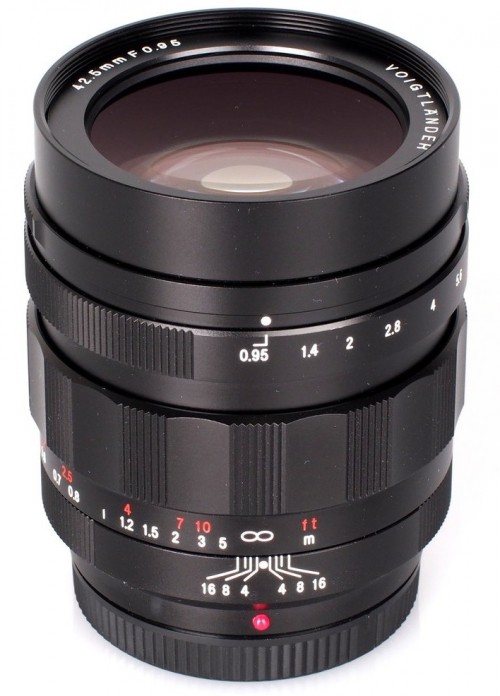 Voigtlaender 42.5mm f/0.95 Nokton
