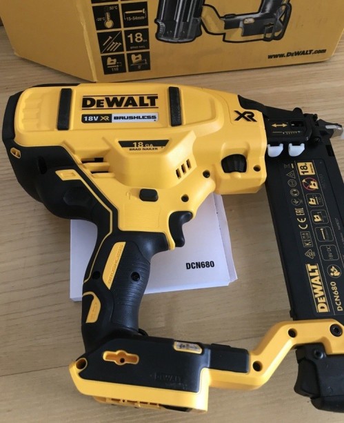 DeWALT DCN680N