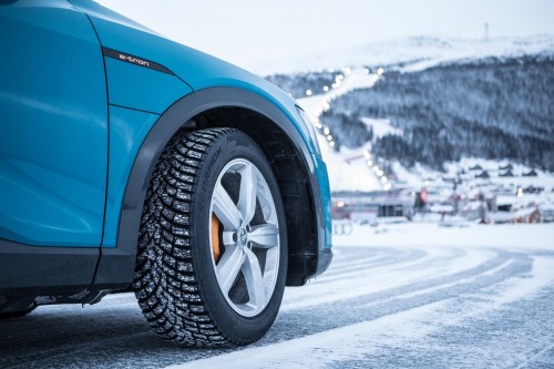 Pirelli Scorpion Ice Zero 2