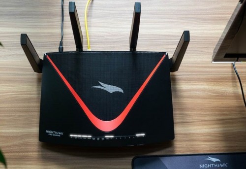NETGEAR XR700