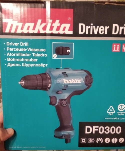 Упаковка Makita DF0300