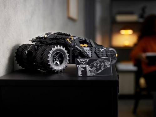 Lego DC Batman Batmobile Tumbler 76240