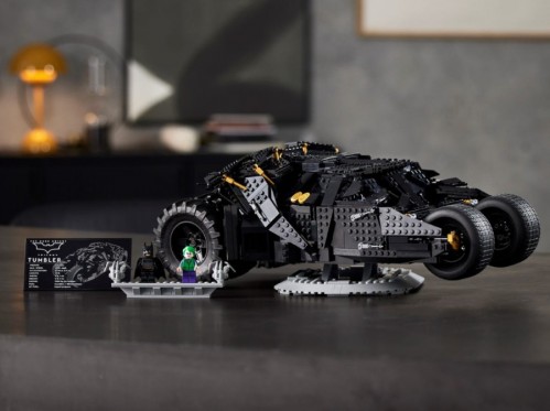 Lego DC Batman Batmobile Tumbler 76240