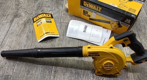 DeWALT DCV100