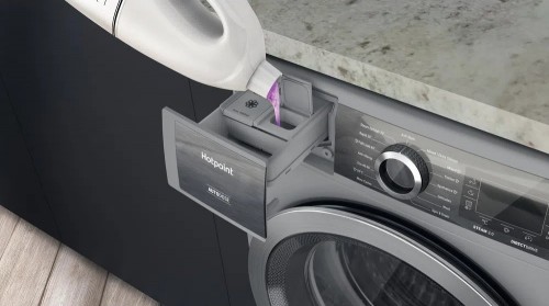 Hotpoint-Ariston H8 W946SB UK