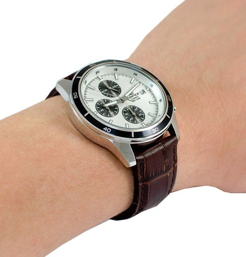 Casio EFR-526L-7AVUEF