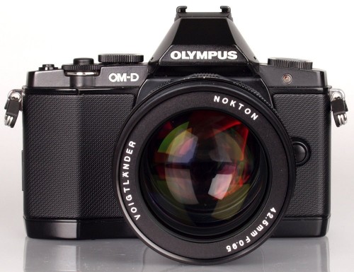 Voigtlaender 42.5mm f/0.95 Nokton