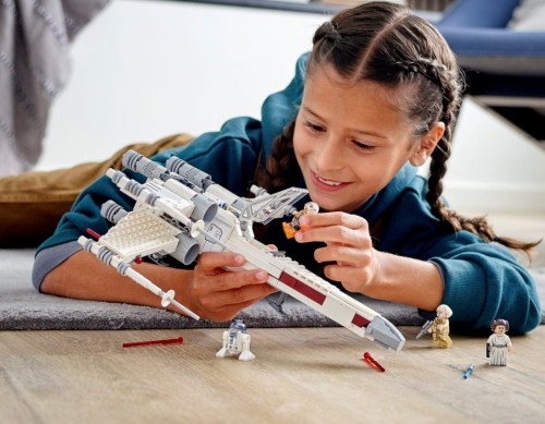 Lego Luke Skywalkers X-Wing Fighter 75301