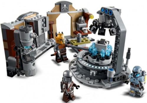 Lego The Armorers Mandalorian Forge 75319