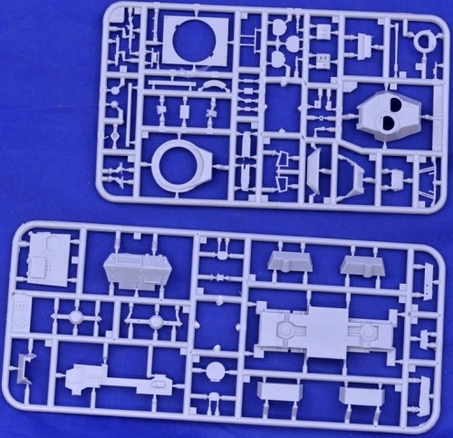 Ace V-150 Commando AC w/20mm Cannon (1:72)