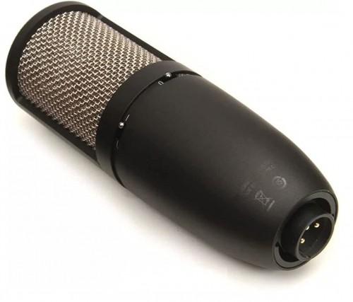 AKG Perception 420