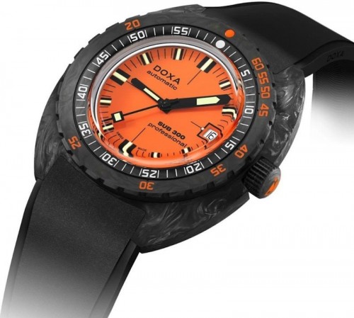 DOXA SUB 300 Carbon Professional 822.70.351.20