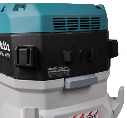 Makita VC006GM