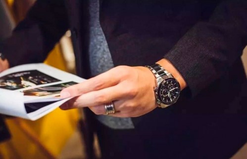 Casio EQW-T640D-1A