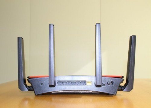 NETGEAR XR700