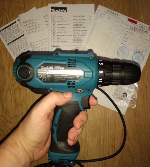 Makita DF0300