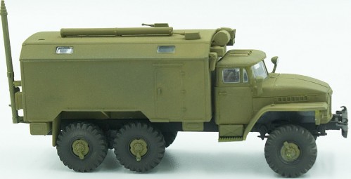 ICM Ural-375A (1:72)