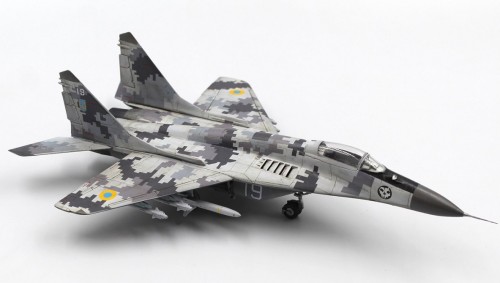 ICM Radar Hunter (1:72)