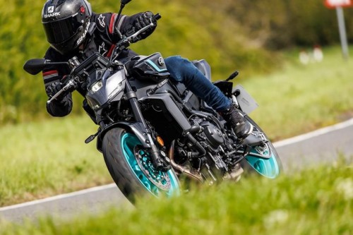 Metzeler Roadtec 02