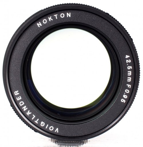 Voigtlaender 42.5mm f/0.95 Nokton