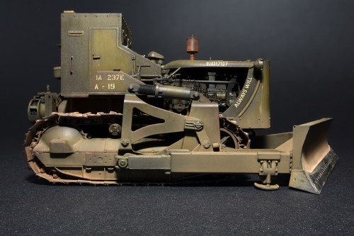 MiniArt U.S. Armoured Bulldozer (1:35)