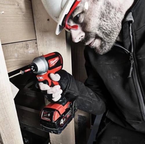 Milwaukee M18 CВLID-402C