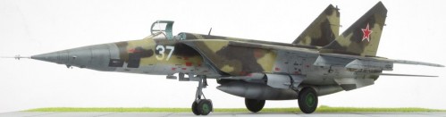 ICM Mig-25 BM (1:72)