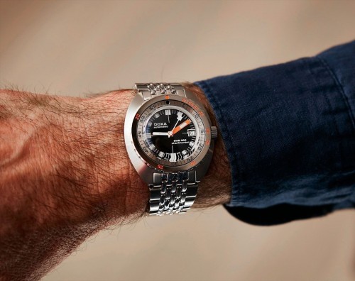 DOXA SUB 300 Sharkhunter 821.10.101.10