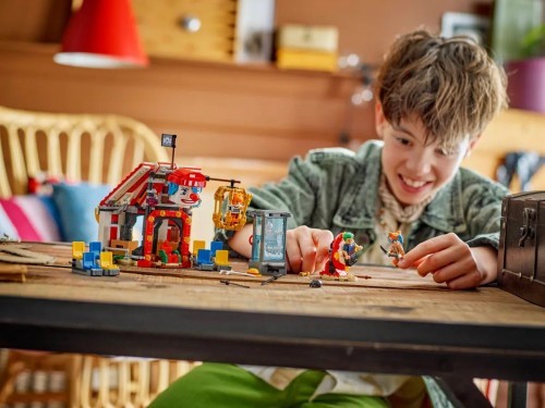 Lego Buggy the Clowns Circus Tent 75637