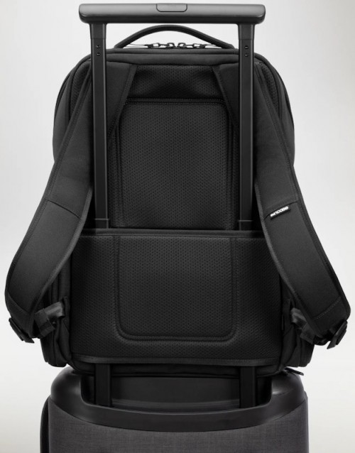 Incase A.R.C. Daypack