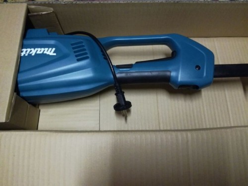 Makita UR 3502