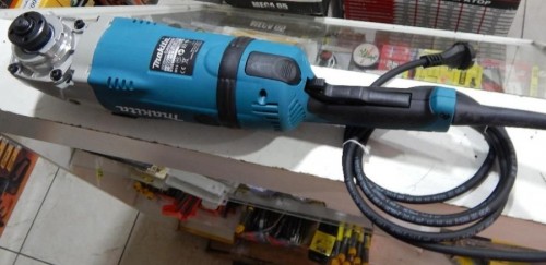 Makita GA9040R