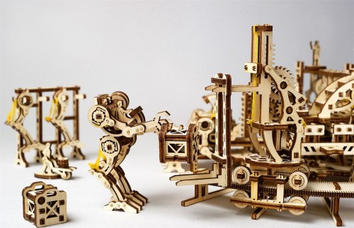 UGears Robot Factory 70039