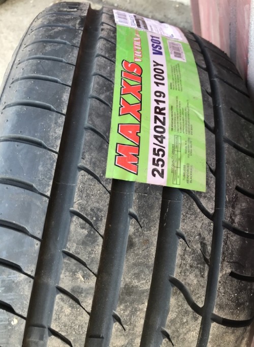 Maxxis VS-01 Victra Sport