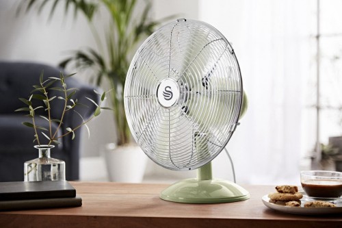 SWAN Retro 12 Inch Desk Fan