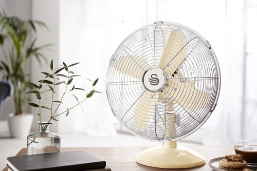 SWAN Retro 12 Inch Desk Fan