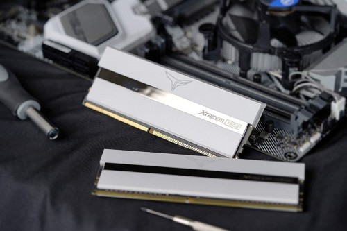 Team Group Xtreem ARGB White DDR4 1x16Gb