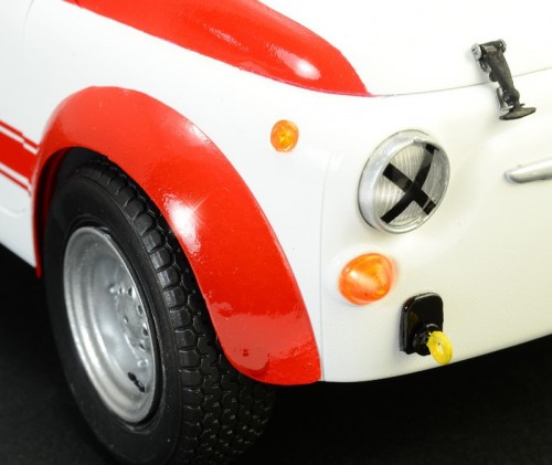 ITALERI FIAT Abarth 695SS/Assetto Corsa (1:12)