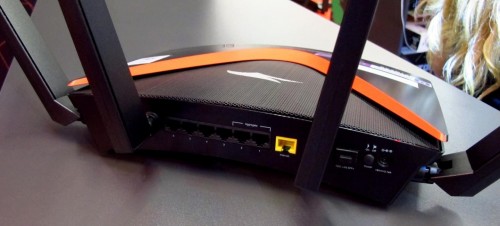 NETGEAR XR700