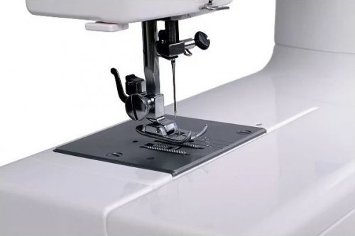 Janome L 394