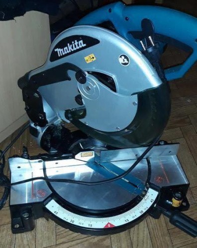 Makita MLS100