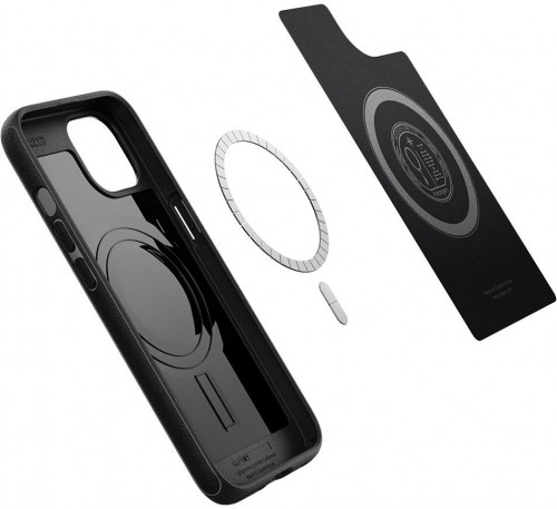 Spigen Mag Armor for iPhone 13