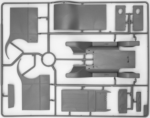 ICM Model T 1912 Light Delivery Car (1:24)