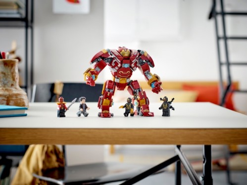 Lego The Hulkbuster The Battle of Wakanda 76247