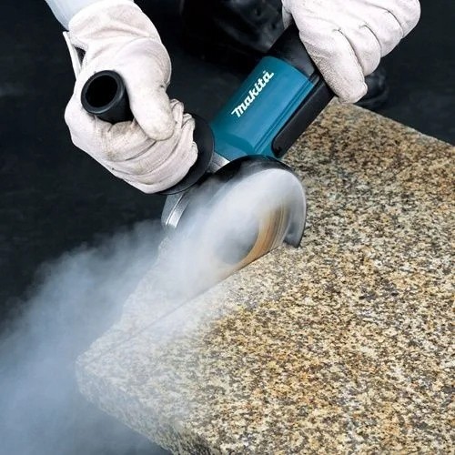 Makita 9558HNR