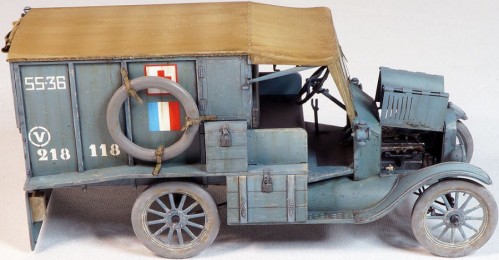 ICM Model T 1917 Ambulance (1:35)