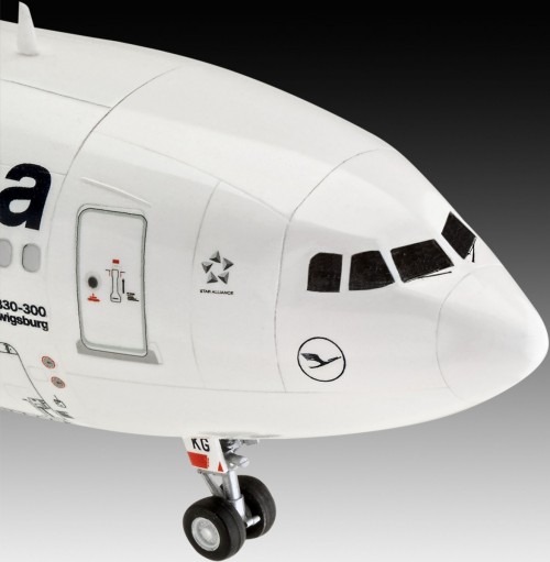 Revell Airbus A330-300 Lufthansa New Livery (1:144)